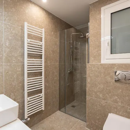 Luxury Next To The National Museum Atene